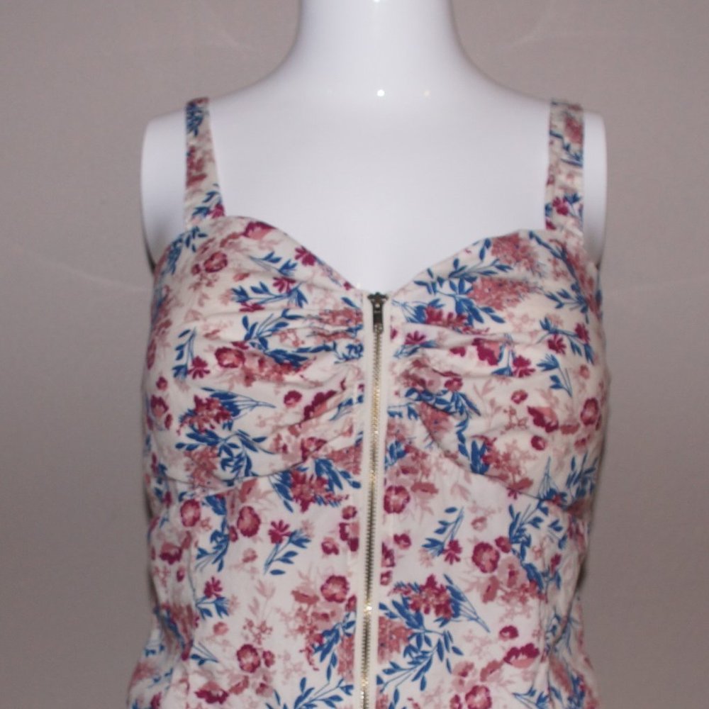 Sleeveless Zip-Up Top